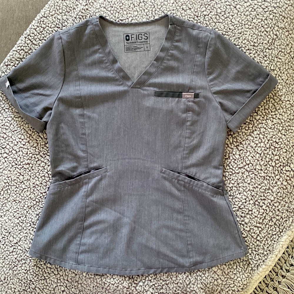 Figs Graphite scrub top
